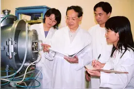 上海理工大学有一支“追光教授团”，探索青年人才“深度”培养图片