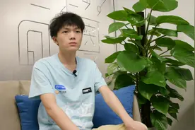 王者荣耀选手清清：我的职业道路一直都很幸运｜《魔都电竞人》EP36图片