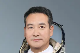 太空三人组 |“宇宙级梗王”翟志刚将随神舟十三号再上太空，这一次，他还会进行太空漫步吗？图片