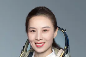 王亚平将随神舟十三号再度进入太空，要成为女航天员，就必需具备这些基本素养……图片