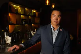 香港90后调酒师黄家炜：用九江双蒸调制广州特色鸡尾酒图片
