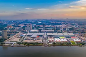 第130届广交会开幕！南都拍客空中俯瞰琶洲展馆图片