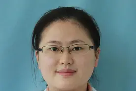 长期穿这类鞋子造成足底筋膜炎？医生提醒图片