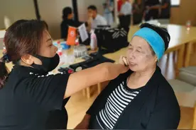 “我们的节日·重阳”主题活动举行，为老人送去“五个一百”图片