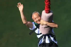 重阳回访登顶珠峰的七旬无腿勇士夏伯渝：将参加残运会开幕式图片