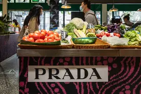 那个“买椟还珠”的女人与Prada的品牌错位图片