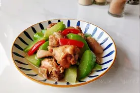 这道蚝油焖鸡万年瓜太销魂，连吃3天都不腻图片