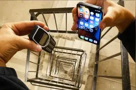 iPhone 13 Pro终极跌落测试：和Nokia 3310从20层楼梯摔下图片