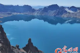 绿水青山与冰天雪地交织，看长白山保护开发焕生机图片