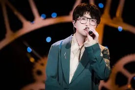 毛不易献声央视&河南重阳晚会 双台金曲接力展“毛氏情歌”魅力图片