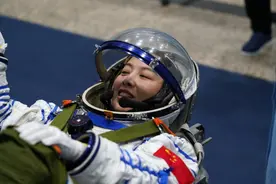 美国退休女宇航员为王亚平送祝福！多国人士曾点赞中国航天员图片