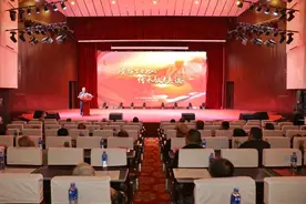 邹瑾参加机关离退休老同志重阳节活动图片