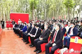 《山东大学建校120周年》纪念邮票首发式举行图片