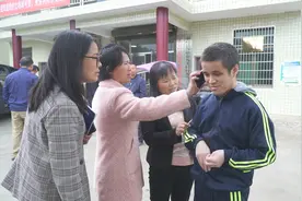 双峰小伙17岁时走失，18年后终于再次见到亲人，曾流浪至湘潭图片