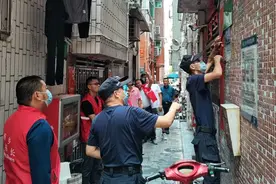 电动车违规停放充电，宝安西乡两出租屋被纳入租赁“黑名单”图片