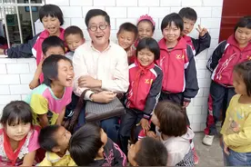 从退役老兵到“上海阿爸”，他在助学扶贫路上前行19年图片