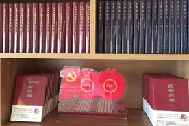 《红船启航》新书首发式在浙江嘉兴南湖举行图片