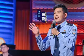 大江东︱讲脱口秀爆红后，这个上海警察选择回归马路图片