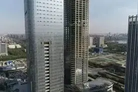 「关注」银川绿地双子塔复工建设图片