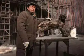 袁熙坤：“环保艺术大师”、“肖像使者”图片