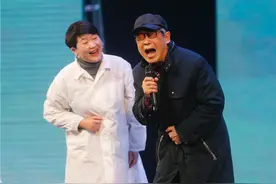 去年冬天还带病演出，谐剧大师凌宗魁62年艺术人生谢幕图片