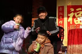 柘城101岁老人于国卿的“长寿秘诀”：爱吃红烧肉喜欢喝酒图片
