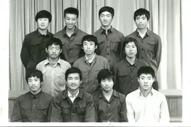 少年翟志刚：用“木飞机”托起航天梦图片