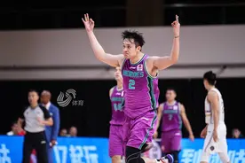 丁彦雨航直言状态恢复六七成 赛后深情感谢球迷不离不弃图片