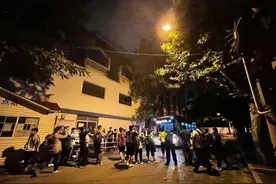 昨晚衡山路挤爆了——只为送走“一抹红”图片