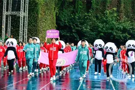 别人学校的运动会！“宇航员”、“奥运冠军”、“中国龙”齐助阵图片