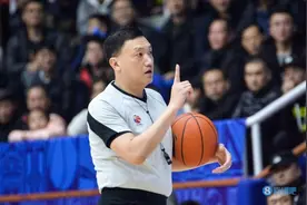 名哨叶楠无缘新赛季CBA！篮协官方发布联赛技术官员名单图片