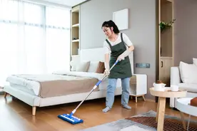 当天鹅到家提醒雇主，家政阿姨的简历别太“当真”？图片