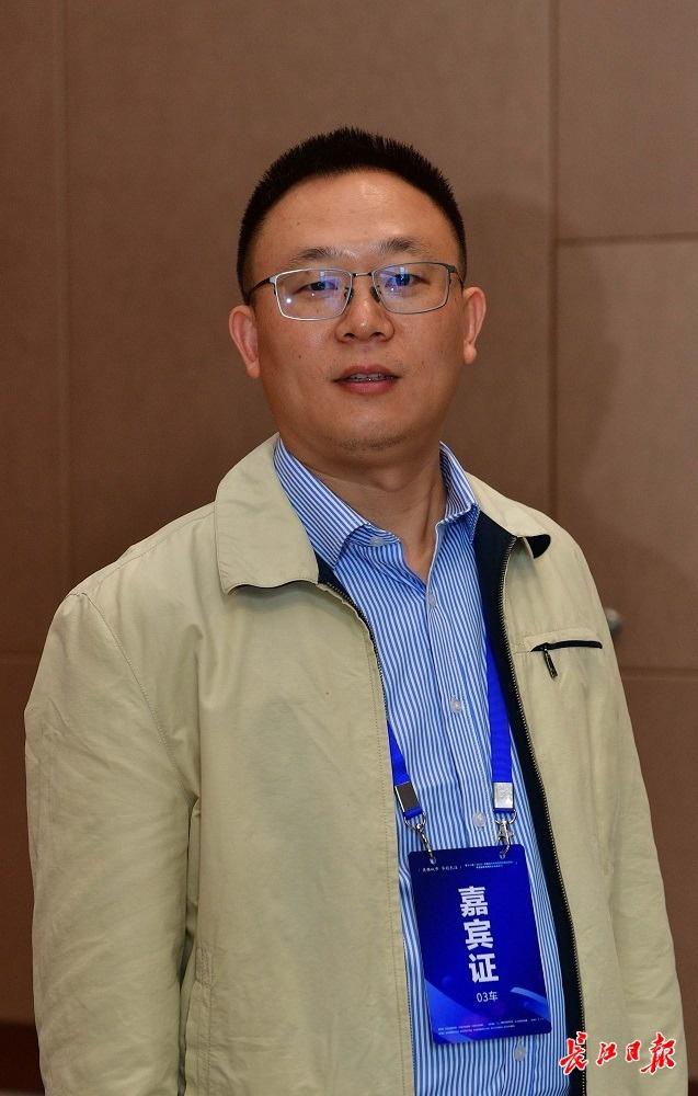 嘉兴网站建设公司（嘉兴在线总编辑陆成钢移动客户端优先是网站发展的重要支点）