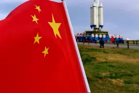 上天入海｜“太空之吻”背后的深情图片