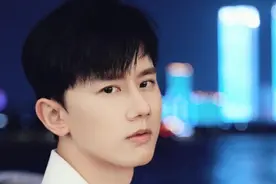 张杰演唱会发生意外致手部受伤腰椎骨裂，主办方道歉图片