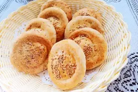 这样做烤馕，隔壁小孩都馋哭了图片