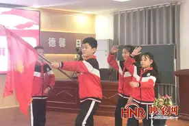 驻马店市第一小学开展“请党放心 强国有我”新队员分批入队仪式图片