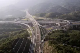 合长高速通车！重庆主城都市区进入“三环时代”视频封面