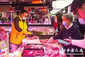 “北大屠夫”来肥卖猪肉：“卖猪肉卖到这个份上是一种光荣”图片