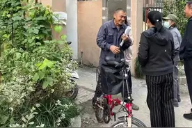 杭州11岁男孩4楼跌落！说时迟那时快，50多岁的他一伸手，接住了图片