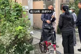 56岁师傅徒手接住从四楼跌落男孩，自己鼻骨骨折男孩无大碍图片