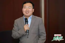 回访节目《再次见到你》今晚首播 17年后再见洪战辉图片