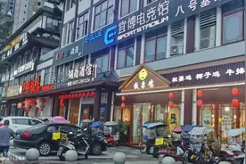 大胆！乐山“痴汉”偷窥偷拍女子如厕被拘图片