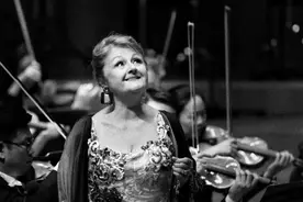 传奇花腔女高音伊迪塔·格鲁贝洛娃逝世，享年74岁图片