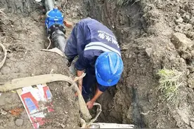 杭州一小男孩4楼跌落，水务工徒手接住鼻骨骨折图片