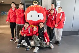 七名残疾青少年来京参加“建党百年，我来北京看冬奥”公益活动图片