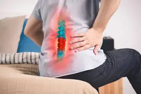 工作不突出，业绩不突出，腰间盘却突出了图片