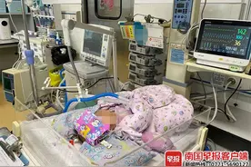 两个月婴儿差点“捂”丢性命，家长要警惕“蒙被综合征”图片