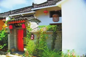 你好，小康丨新县田铺大塆：红城之光 辉映万家图片