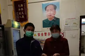 公交驾驶员为数名乘客找回财物，用心践行“日行一善”图片